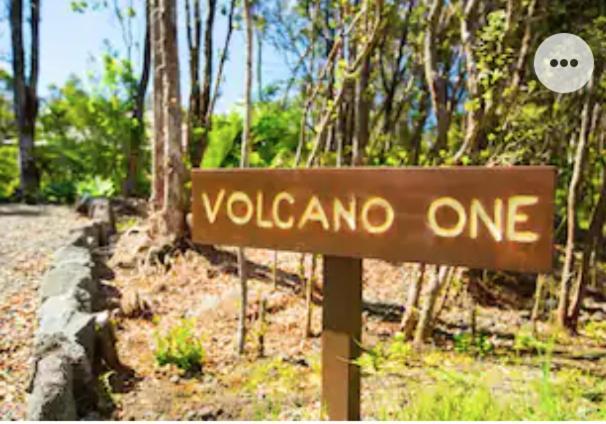 Volcano One - Modern Studio With Lanai Near Volcano National Park Zewnętrze zdjęcie